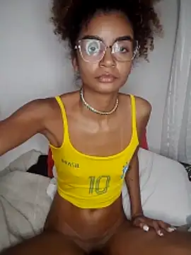 Snapshot of Emanuelle_manu chatting on June 20, 2026, 1:10 am Emanuelle manu online show from June 20, 2026, 1:10 am