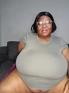 Snapshot of DAIRYBELLELIZxx chatting on July 27, 2026, 9:33 pm DAIRYBELLELIZxx online show from July 27, 2026, 9:33 pm