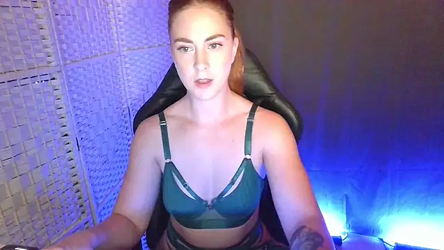 KayleyxEmily online show from October 25, 2025, 8:09 pm