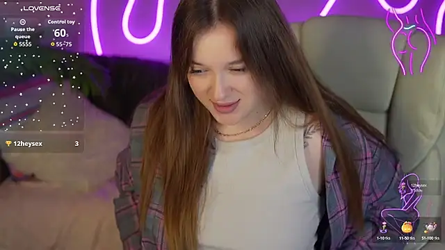 Snapshot of DonnaLustt chatting on October 7, 2025, 5:19 am DonnaLustt online show from October 7, 2025, 5:19 am