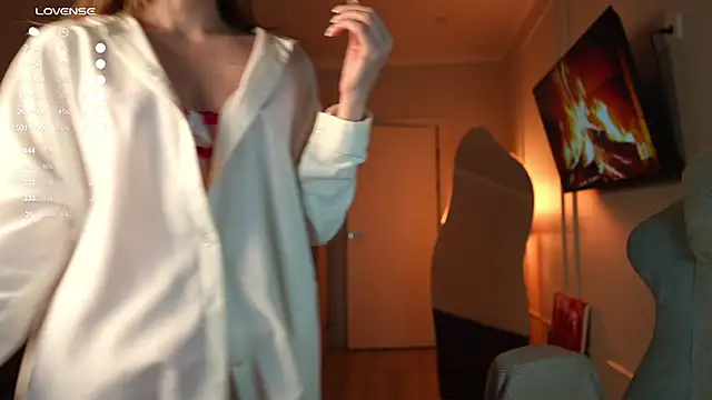 Coconutkittyy online show from February 3, 2026, 8:03 pm