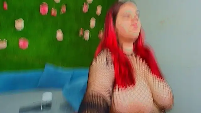 Huge Titties  online show from July 19, 2026, 6:59 pm