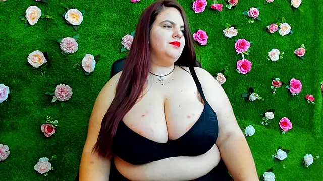 Huge Titties  online show from February 19, 2025, 5:05 am