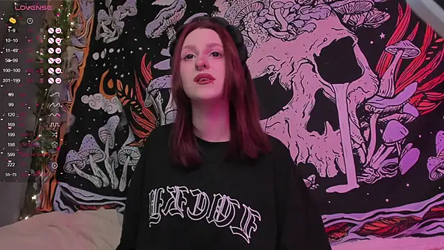 kissthasky online show from December 15, 2025, 3:18 pm