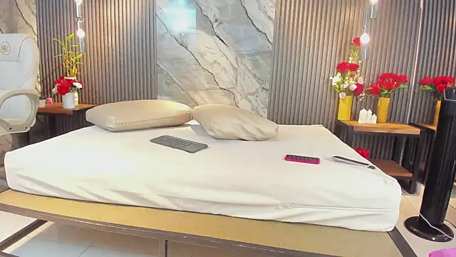 julietha taylor online show from February 25, 2026, 2:34 am