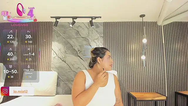 Snapshot of julietha_taylor chatting on June 19, 2026, 1:33 am julietha taylor online show from June 19, 2026, 1:33 am
