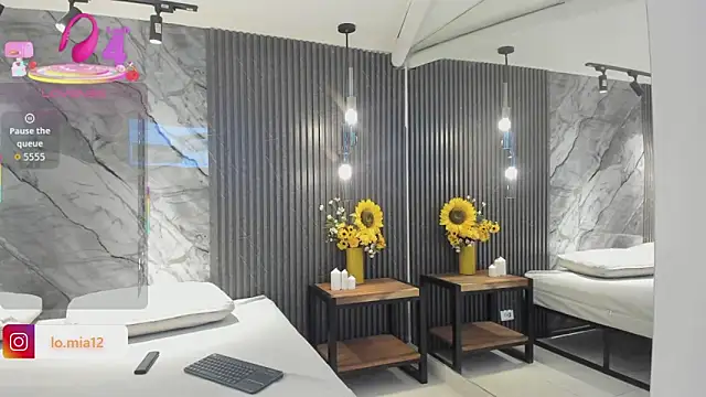 Snapshot of julietha_taylor chatting on June 1, 2026, 2:34 am julietha taylor online show from June 1, 2026, 2:34 am