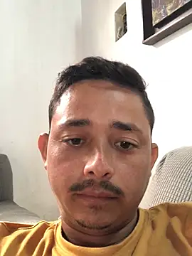 isacalejandroo online show from January 9, 2026, 2:46 pm