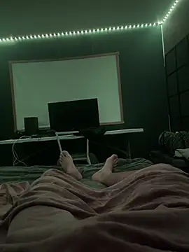 LucianoRixo1 online show from September 30, 2025, 9:32 pm