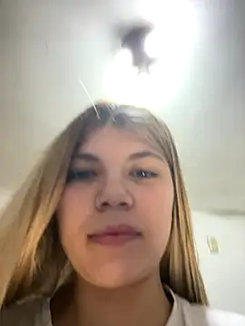 Snapshot of PEACHY439 chatting on October 4, 2025, 3:19 am PEACHY439 online show from October 4, 2025, 3:19 am