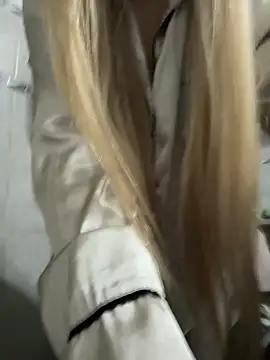 Snapshot of PEACHY439 chatting on June 4, 2026, 7:13 am PEACHY439 online show from June 4, 2026, 7:13 am