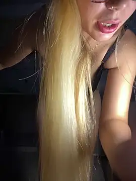 PEACHY439 online show from February 13, 2026, 6:02 am