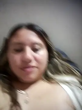 Snapshot of eimy_collinssss chatting on December 14, 2025, 4:51 am eimy collinssss online show from December 14, 2025, 4:51 am