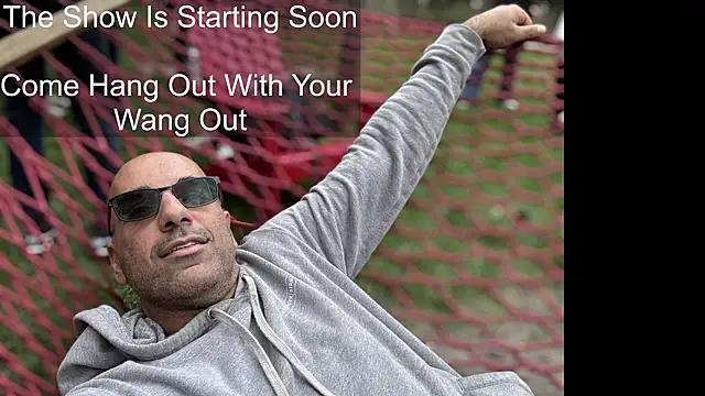 bear russian hunk online show from November 5, 2025, 4:10 pm