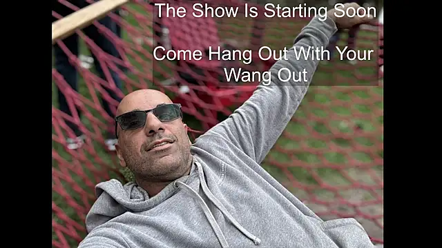 bear russian hunk online show from January 14, 2026, 4:10 pm