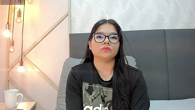 Snapshot of SophieHarris_ chatting on March 21, 2026, 6:23 pm SophieHarris online show from March 21, 2026, 6:23 pm