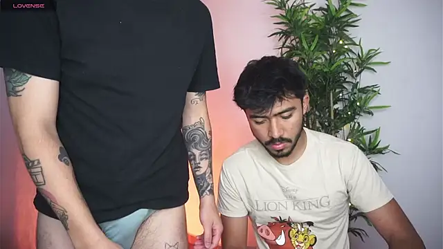 Snapshot of dam0n_fr0st chatting on October 6, 2025, 7:36 pm dam0n fr0st online show from October 6, 2025, 7:36 pm