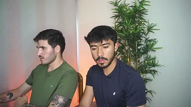 Snapshot of dam0n_fr0st chatting on October 8, 2025, 8:20 pm dam0n fr0st online show from October 8, 2025, 8:20 pm