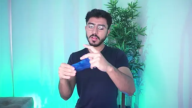 Snapshot of dam0n_fr0st chatting on December 2, 2025, 7:48 pm dam0n fr0st online show from December 2, 2025, 7:48 pm