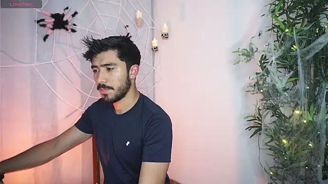 Snapshot of dam0n_fr0st chatting on October 15, 2025, 10:40 pm dam0n fr0st online show from October 15, 2025, 10:40 pm