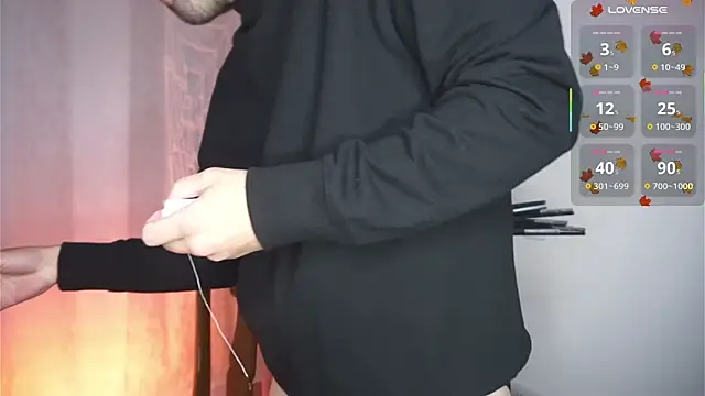 Snapshot of dam0n_fr0st chatting on October 10, 2025, 10:10 pm dam0n fr0st online show from October 10, 2025, 10:10 pm