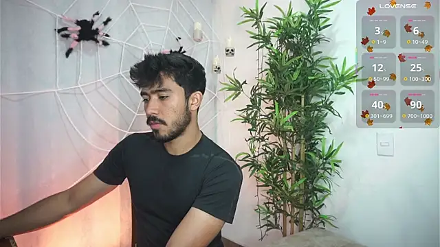 Snapshot of dam0n_fr0st chatting on October 13, 2025, 8:21 pm dam0n fr0st online show from October 13, 2025, 8:21 pm