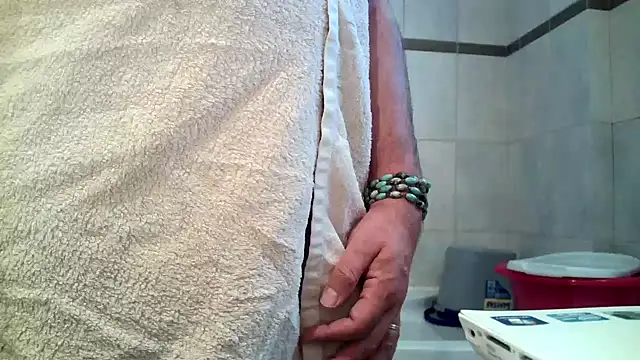 Kalia Cross online show from October 10, 2025, 1:34 pm