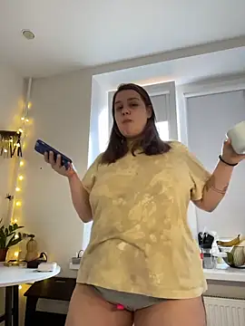 Snapshot of SuzieMurray chatting on October 27, 2025, 10:16 am SuzieMurray online show from October 27, 2025, 10:16 am