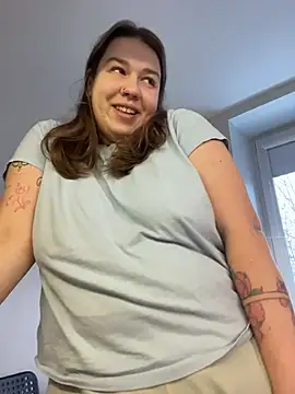 Snapshot of SuzieMurray chatting on November 21, 2025, 8:46 am SuzieMurray online show from November 21, 2025, 8:46 am