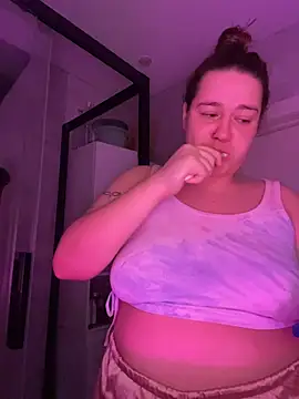 Snapshot of SuzieMurray chatting on November 28, 2025, 7:19 am SuzieMurray online show from November 28, 2025, 7:19 am