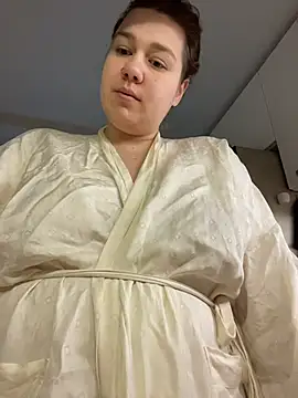 Snapshot of SuzieMurray chatting on December 4, 2025, 7:18 am SuzieMurray online show from December 4, 2025, 7:18 am