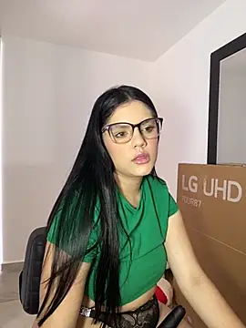 kimberlyhills1 online show from November 22, 2025, 8:18 pm