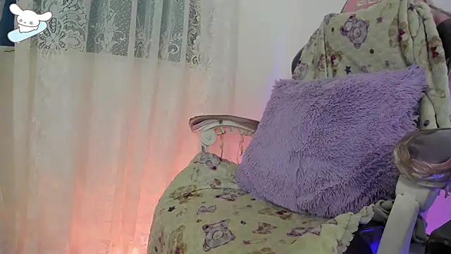 AlexaFoxy18 online show from October 15, 2025, 6:11 am