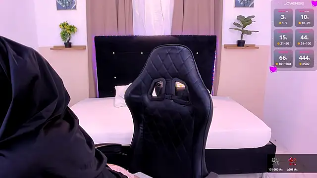 Snapshot of Kendra_Kait chatting on October 8, 2025, 11:56 am Kendra Kait online show from October 8, 2025, 11:56 am