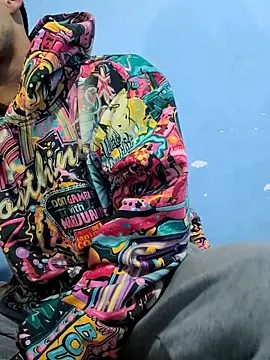 charlesss19 online show from November 11, 2025, 11:49 am