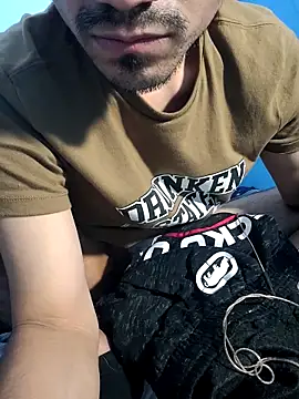 charlesss19 online show from February 3, 2026, 8:19 am