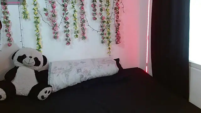 Snapshot of Shenna_brunette_ chatting on October 8, 2025, 8:42 pm Shenna brunette online show from October 8, 2025, 8:42 pm