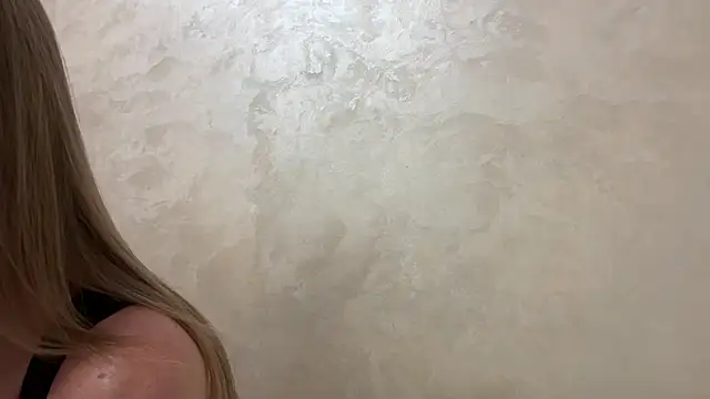 Snapshot of CaitlinaJayne23 chatting on November 21, 2025, 4:50 pm CaitlinaJayne23 online show from November 21, 2025, 4:50 pm