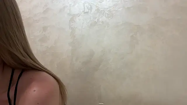 Snapshot of CaitlinaJayne23 chatting on November 28, 2025, 7:03 pm CaitlinaJayne23 online show from November 28, 2025, 7:03 pm