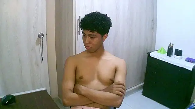 Snapshot of sexy_diamante_ chatting on September 29, 2025, 1:45 am sexy diamante online show from September 29, 2025, 1:45 am