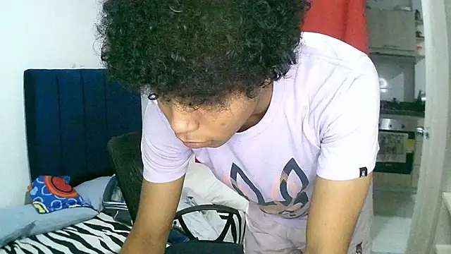 sexy diamante  online show from January 13, 2026, 1:09 am