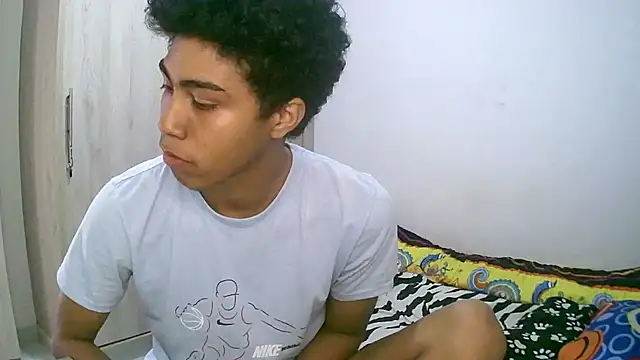 Snapshot of sexy_diamante_ chatting on October 26, 2025, 5:57 pm sexy diamante online show from October 26, 2025, 5:57 pm