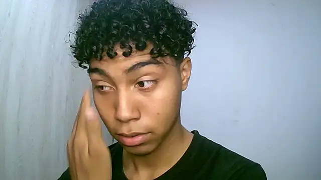 Snapshot of sexy_diamante_ chatting on November 2, 2025, 3:28 pm sexy diamante online show from November 2, 2025, 3:28 pm