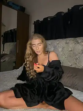 Snapshot of Summer_Paige chatting on January 10, 2025, 5:02 pm Summer Paige online show from January 10, 2025, 5:02 pm