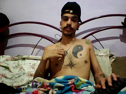 Snapshot of gatobranco001 chatting on March 21, 2025, 12:50 pm gatobranco001 online show from March 21, 2025, 12:50 pm