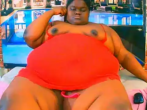 Snapshot of EbonyHotBuns chatting on May 14, 2026, 6:54 am EbonyHotBuns online show from May 14, 2026, 6:54 am