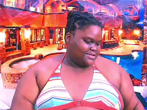 Snapshot of EbonyHotBuns chatting on July 7, 2026, 7:39 pm EbonyHotBuns online show from July 7, 2026, 7:39 pm