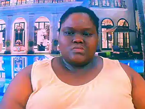 Snapshot of EbonyHotBuns chatting on June 17, 2026, 6:29 pm EbonyHotBuns online show from June 17, 2026, 6:29 pm