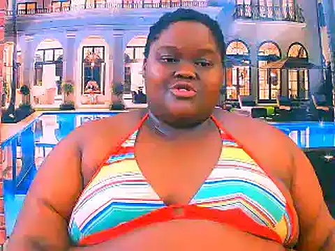 Snapshot of EbonyHotBuns chatting on June 3, 2026, 6:12 pm EbonyHotBuns online show from June 3, 2026, 6:12 pm