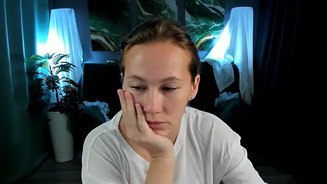 Snapshot of MichelleOrtis chatting on November 8, 2025, 11:52 pm MichelleOrtis online show from November 8, 2025, 11:52 pm